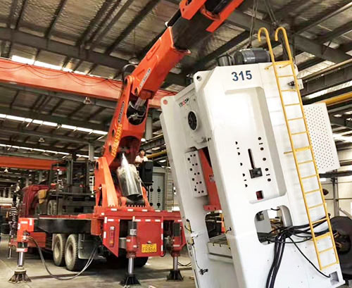 虎门港管委会附近随车吊出租，轻松解决运输难题