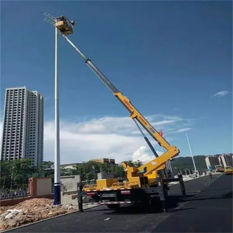 虎门港管委会维修路灯的曲臂升降车出租